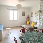 Apartment Spacieux Vieil Climatise 5 Minutes Plages *
