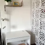 Spacieux Vieil Climatise 5 Minutes Plages Apartment