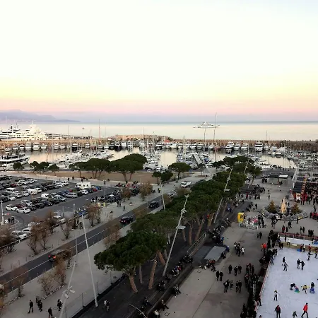 Spacieux Vieil Climatise 5 Minutes Plages Apartment Antibes