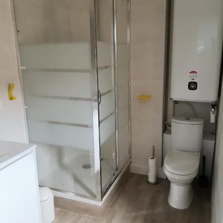 Spacieux Vieil Climatise 5 Minutes Plages Apartment *