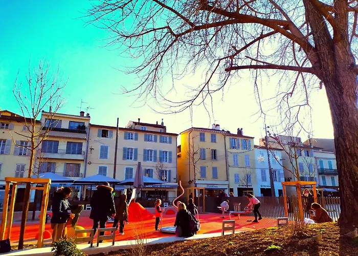 Spacieux Vieil Climatise 5 Minutes Plages